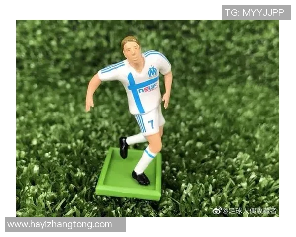 足球明星手办图片大全女款展示让你领略足球魅力与精美工艺结合的艺术之美 足球明星手办图片大全女款展示让你领略足球魅力与精美工艺结合的艺术之美